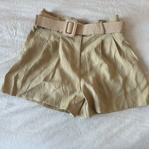 H&M Khaki belt short